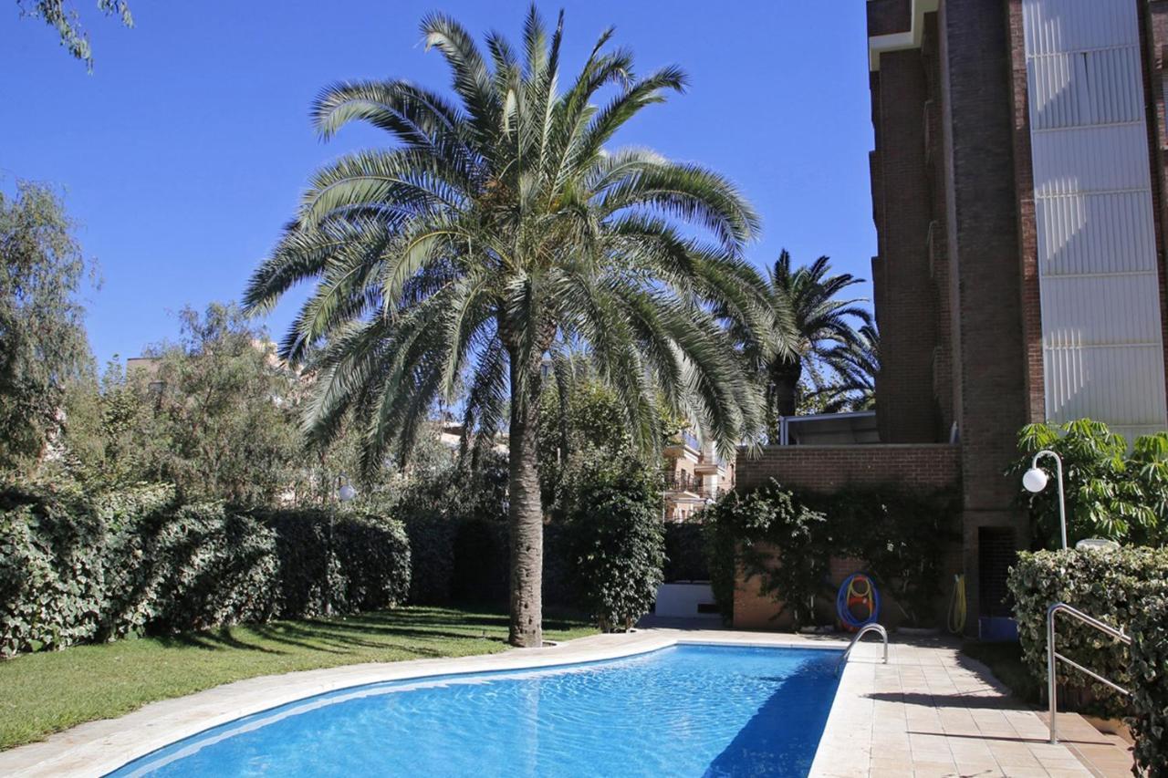 At011 palmeres Torredembarra Exterior foto